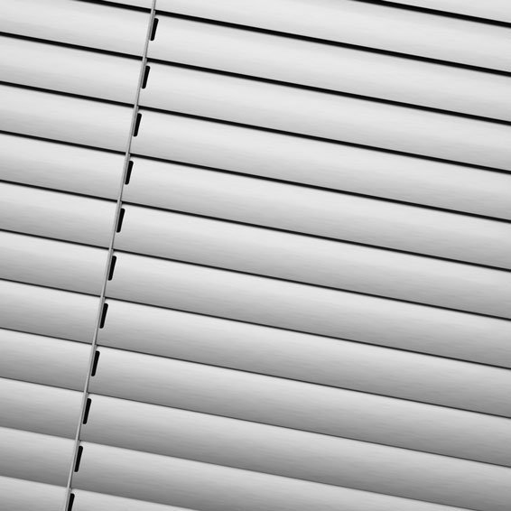 Studio Brushed Silver Venetian Blind - Image 3