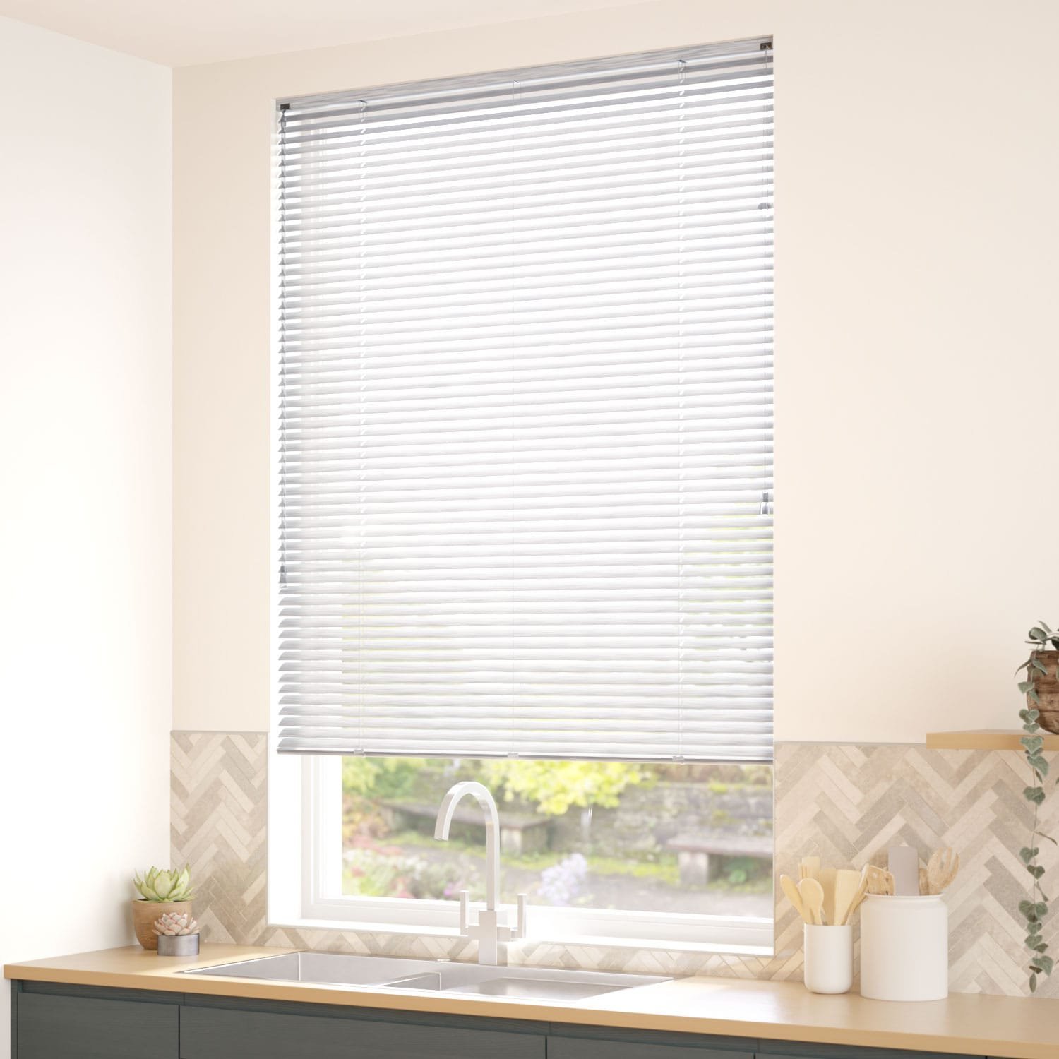 Studio Brushed Silver Venetian Blind - Image 2